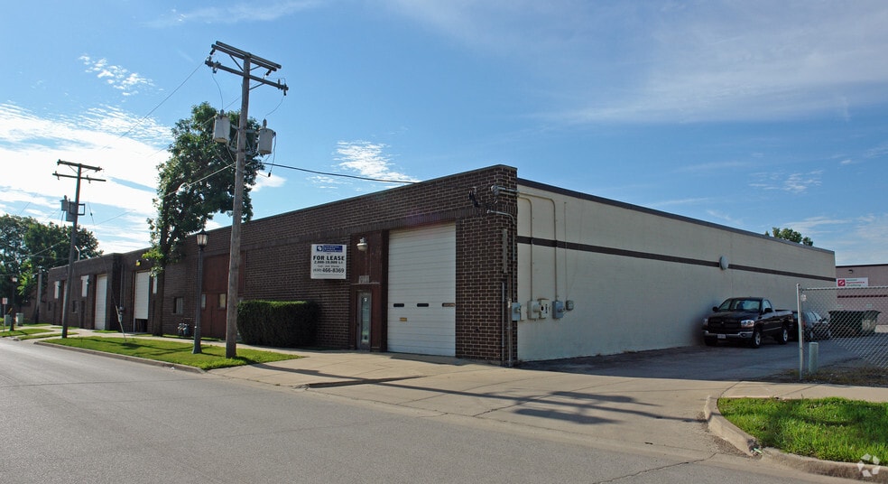 608 E Cossitt Ave, La Grange, IL à louer - Photo de l’immeuble – Image 3 sur 6