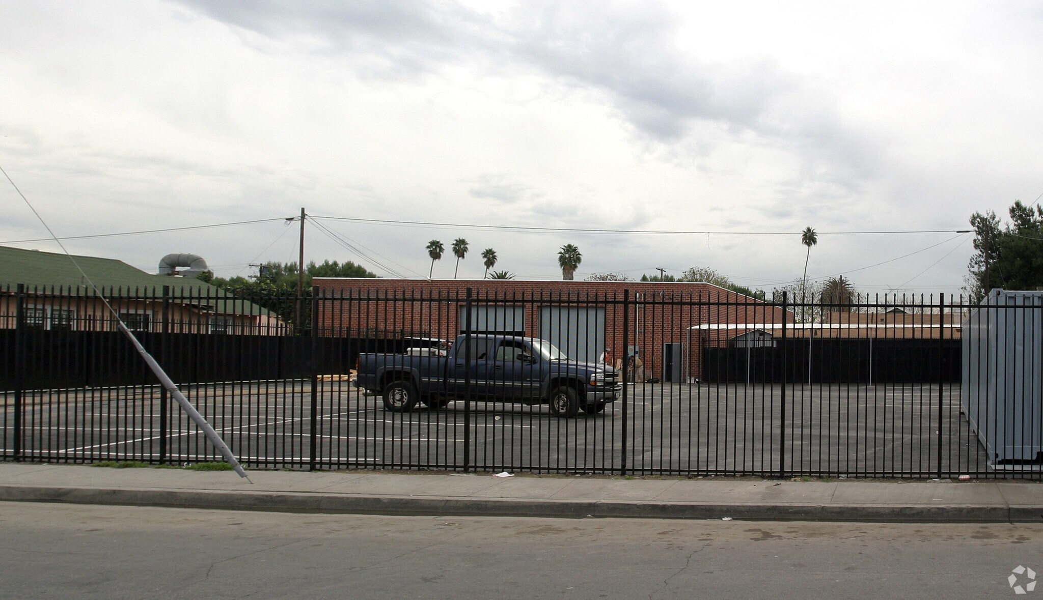 1423 E 58th Dr, Los Angeles, CA à vendre Photo principale– Image 1 sur 12