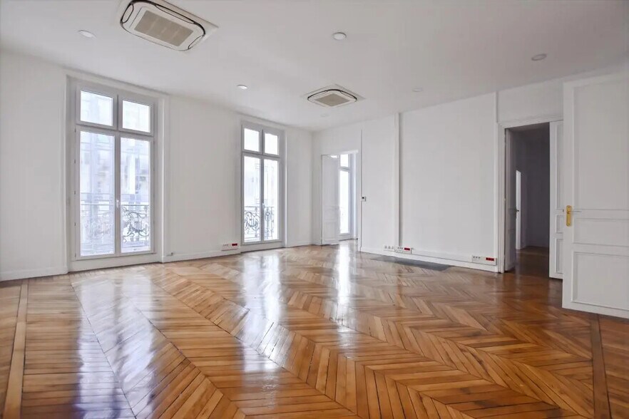 Bureau dans Paris à louer - Photo de l’immeuble – Image 1 sur 7