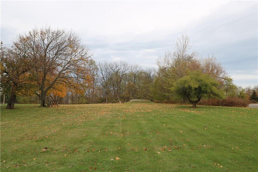 2626 Ridgeway Ave, Rochester, NY à vendre - Photo de l’immeuble – Image 2 sur 3