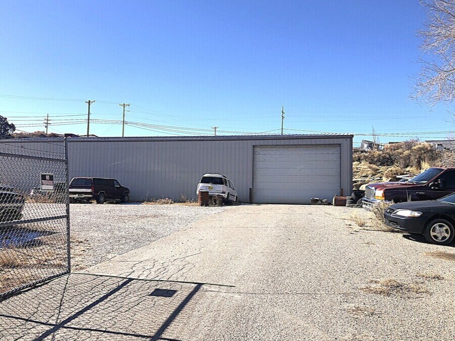 1121C, HWY 491, Gallup, NM à louer Photo principale– Image 1 sur 20