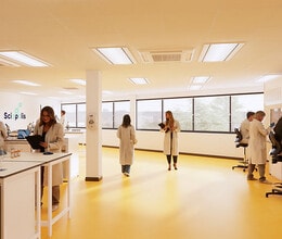 1 Portal Way, Londres à louer Photo intérieure– Image 2 sur 6