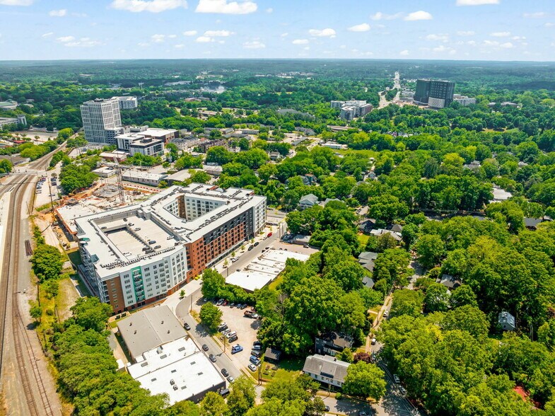 302 Dupont Cir, Raleigh, NC à vendre - Photo de l’immeuble – Image 3 sur 8