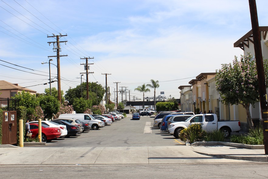 5039-5059 Whittier Blvd, Los Angeles, CA à louer - Photo de l’immeuble – Image 3 sur 4