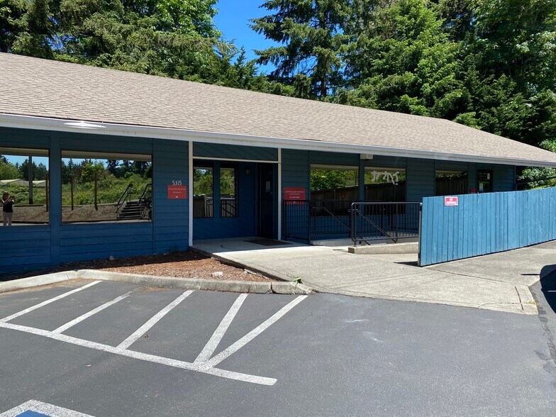 5315 57th St NW, Gig Harbor, WA à vendre - Photo de l’immeuble – Image 1 sur 8