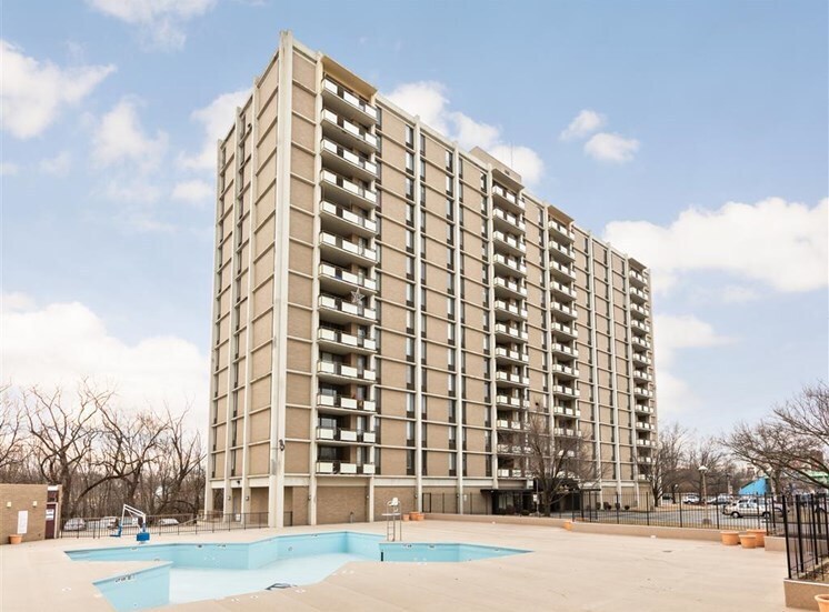 101 Three Rivers N, Fort Wayne, IN à louer Photo principale– Image 1 sur 10