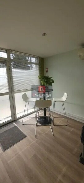 Local d’activités dans Entraigues-sur-la-Sorgue à louer - Photo intérieure – Image 3 sur 12