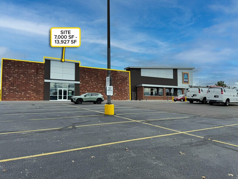 6807-6891 Ridge Rd, Parma, OH à louer - Photo de l’immeuble – Image 3 sur 4