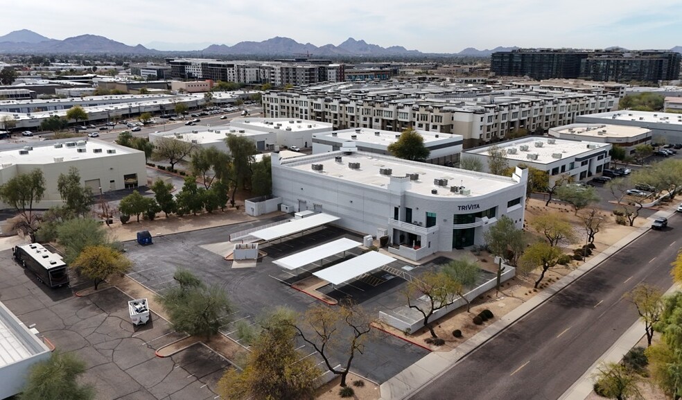 7435 E Tierra Buena Ln, Scottsdale, AZ à louer - Photo de l’immeuble – Image 1 sur 6