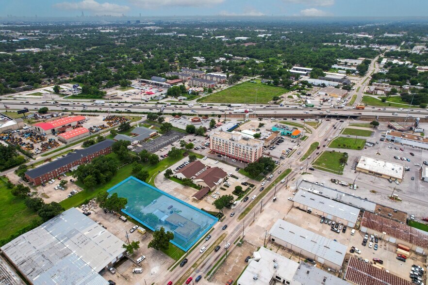 614 E Tidwell Rd, Houston, TX à vendre - Photo principale – Image 1 sur 11