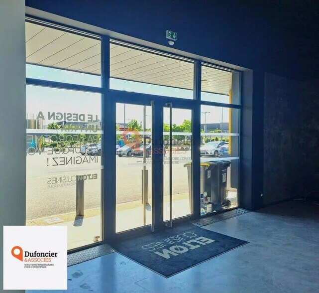 Local commercial dans Poitiers à louer - Photo de l’immeuble – Image 3 sur 5