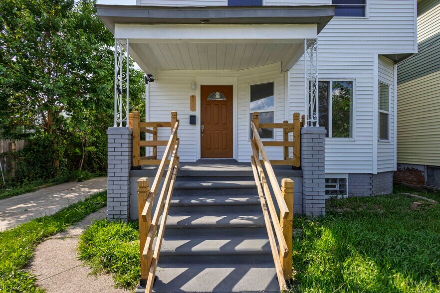 553 Belmont St, Detroit, MI à vendre - Photo de l’immeuble – Image 2 sur 37