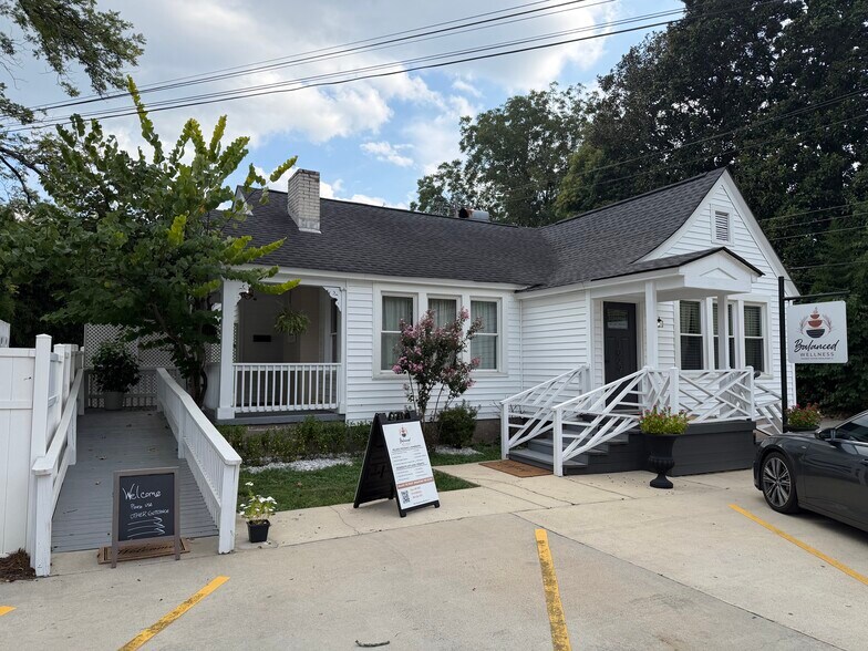 1029 Oakland Ave, Rock Hill, SC à louer - Photo de l’immeuble – Image 2 sur 20