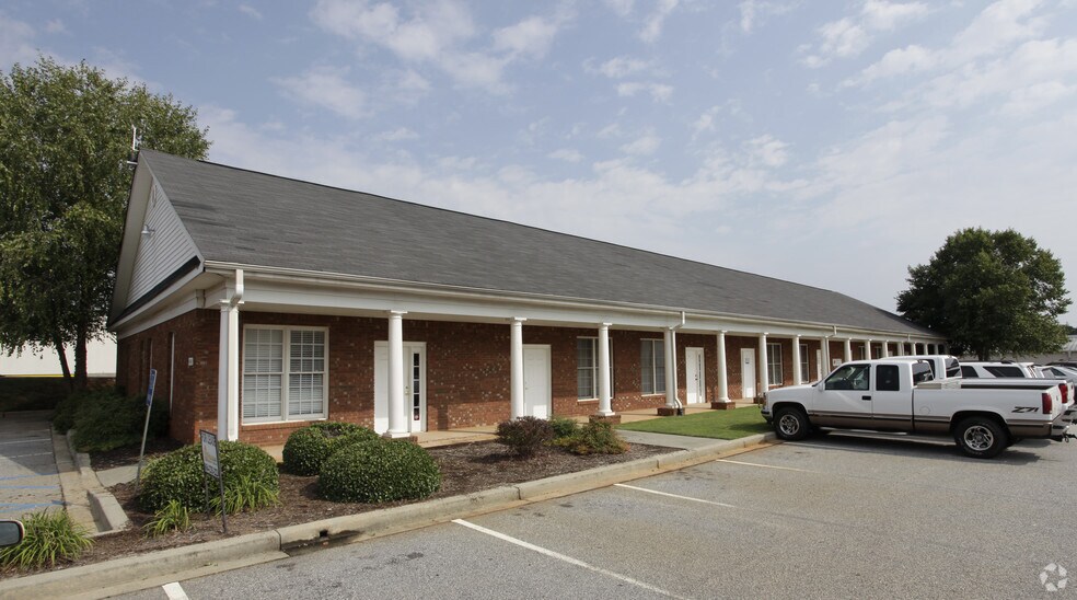 103 Clair Dr, Piedmont, SC à louer - Photo de l’immeuble – Image 2 sur 20