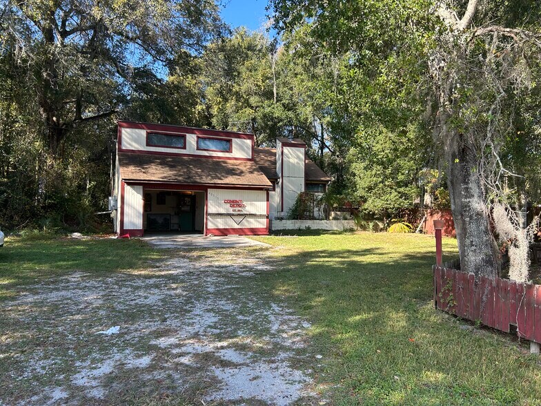 40515 County Road 25, Lady Lake, FL à vendre - Photo de l’immeuble – Image 2 sur 4