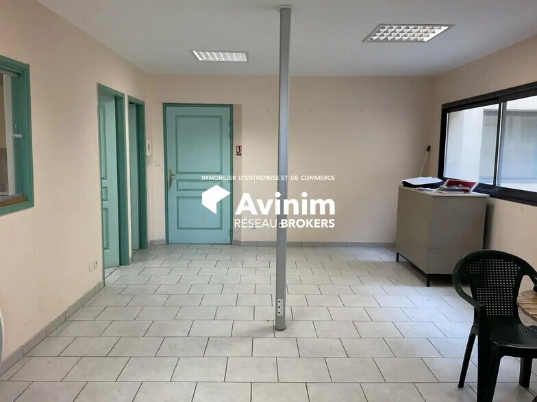 Bureau dans Tourrettes à vendre - Photo de l’immeuble – Image 2 sur 12