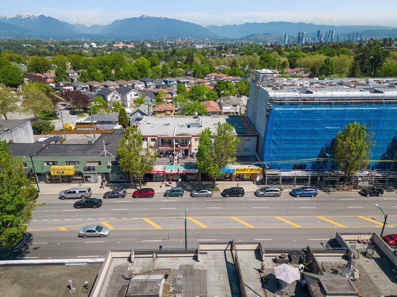 2139-2147 Kingsway, Vancouver, BC à louer - Photo de l’immeuble – Image 2 sur 5