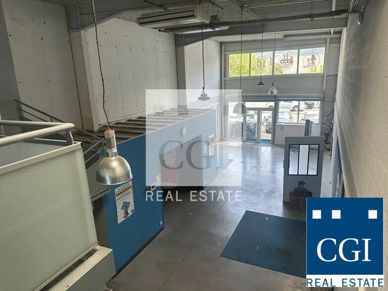 Local commercial dans SAINT-MARTIN-D'HERES à louer - Photo intérieure – Image 3 sur 10