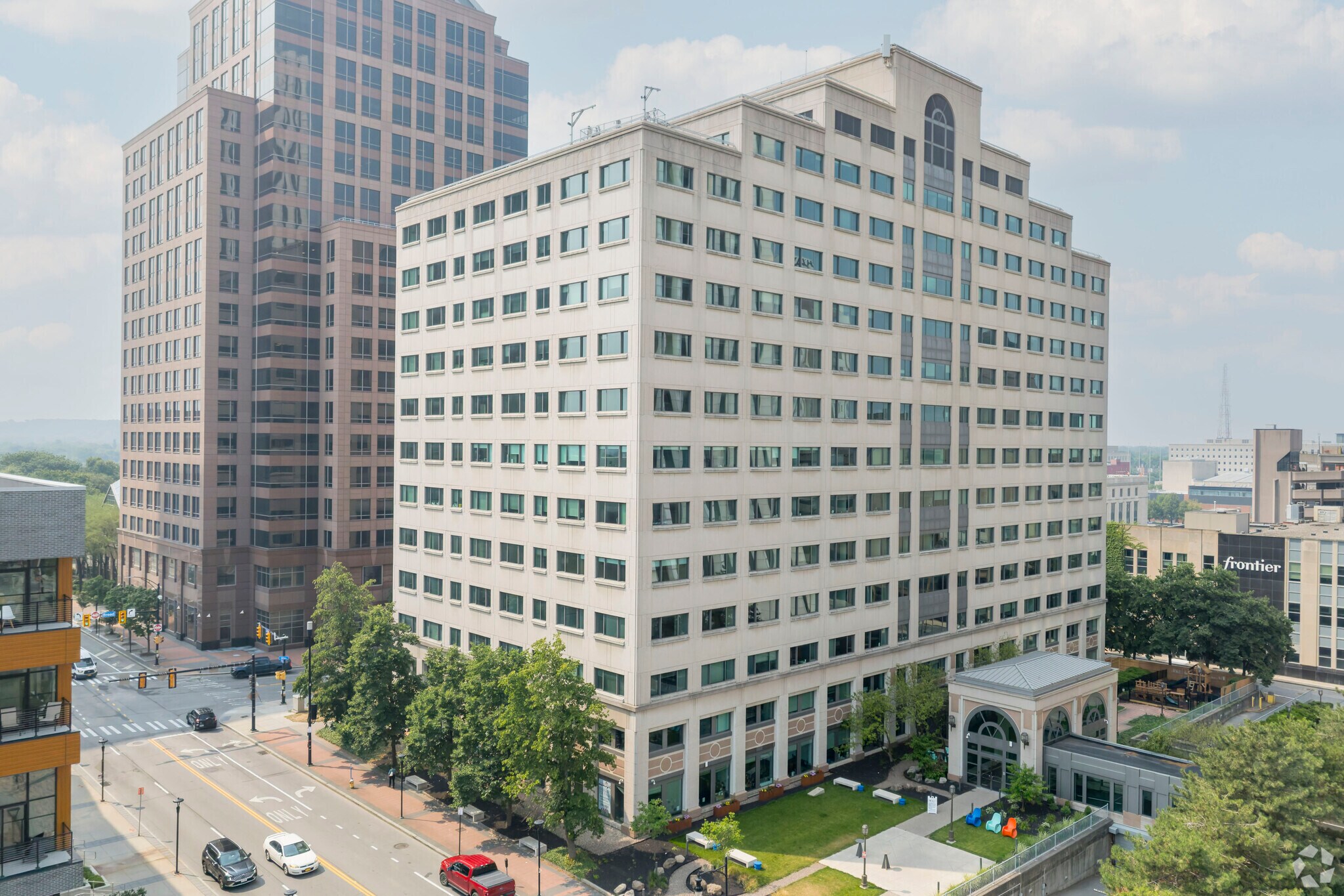 75 S Clinton Ave, Rochester, NY à louer Photo principale– Image 1 sur 24