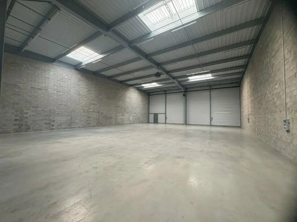 Local d’activités dans Créteil à louer Photo de l’immeuble– Image 1 sur 5