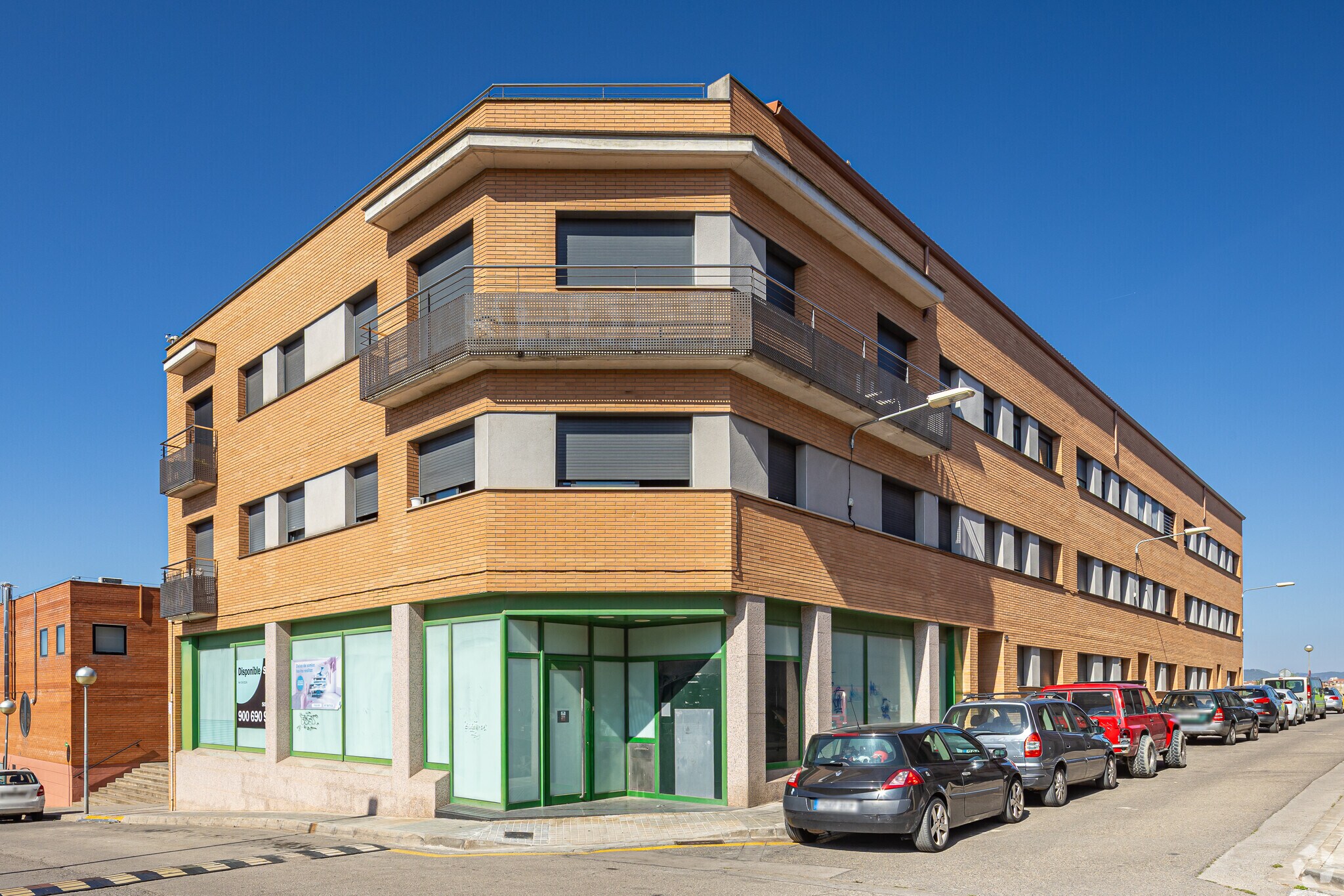 Immeuble residentiel dans Òdena, Barcelona à vendre Photo principale– Image 1 sur 5