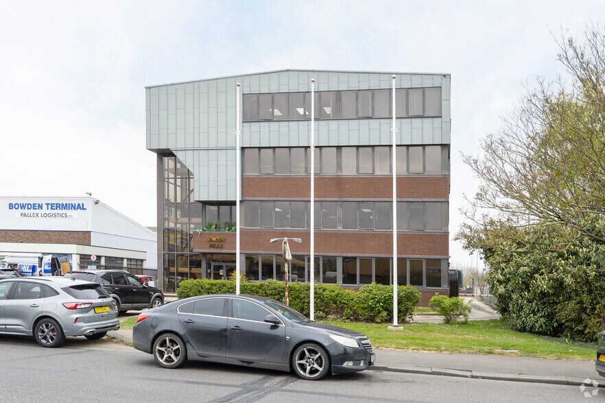 Luckyn Ln, Basildon à louer - Photo de l’immeuble – Image 2 sur 5