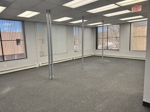 1122 Route 22, Mountainside, NJ à louer Photo intérieure– Image 2 sur 4