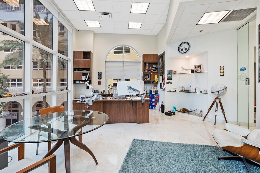 Condo Sale portefeuille de 3 biens à vendre sur LoopNet.fr - Photo de l’immeuble – Image 2 sur 28