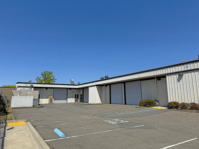 965 Piner Pl, Santa Rosa, CA à louer - Photo de l’immeuble – Image 2 sur 3
