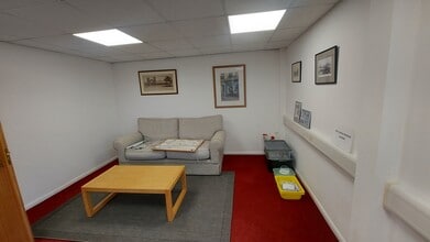 Nursery Rd, North Leigh à louer Photo de l’immeuble– Image 2 sur 9