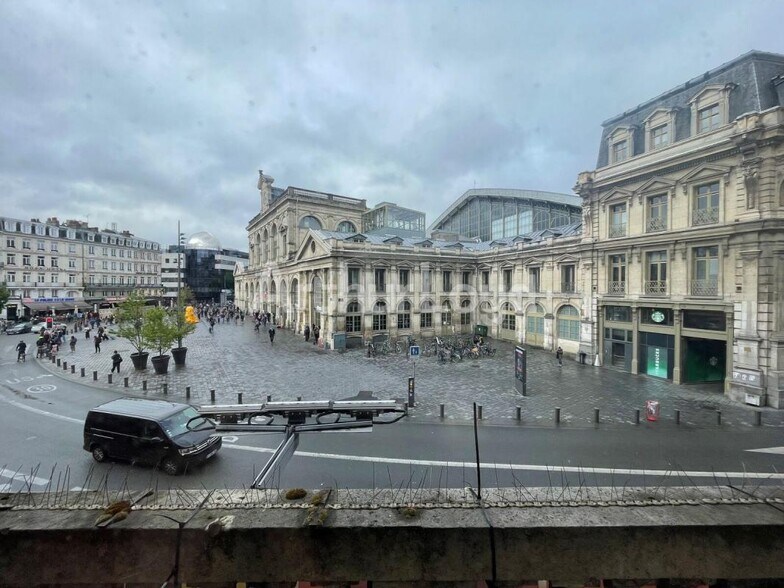 28 Place De La Gare, Lille à louer - Photo de l’immeuble – Image 3 sur 15