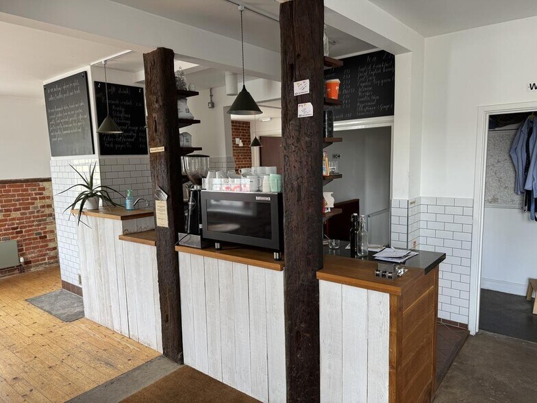 53 Ballingdon St, Sudbury à vendre - Photo intérieure – Image 3 sur 11