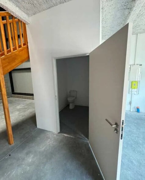 Local d’activités dans Le Haillan à louer - Photo intérieure – Image 3 sur 3