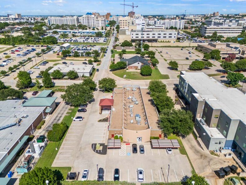 800 12th Ave, Fort Worth, TX à vendre - Photo de l’immeuble – Image 2 sur 6