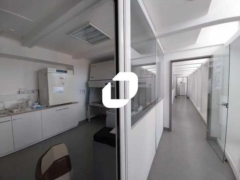 Bureau dans Bordeaux à louer - Photo de l’immeuble – Image 3 sur 9