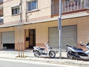 Local commercial dans Esplugues de Llobregat, Barcelona à louer Photo intérieure– Image 1 sur 10