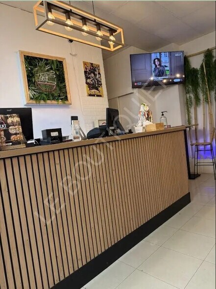 Local commercial dans Thorigny-sur-Marne à vendre - Photo de l’immeuble – Image 3 sur 5