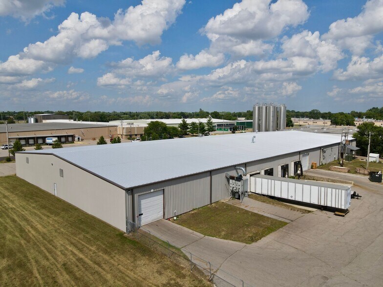 1701 Conant St, Elkhart, IN à louer - Photo de l’immeuble – Image 1 sur 12