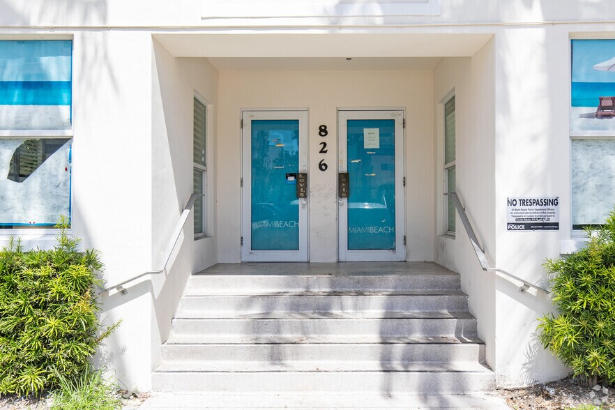 826 Collins Ave, Miami Beach, FL à louer - Photo de l’immeuble – Image 3 sur 15