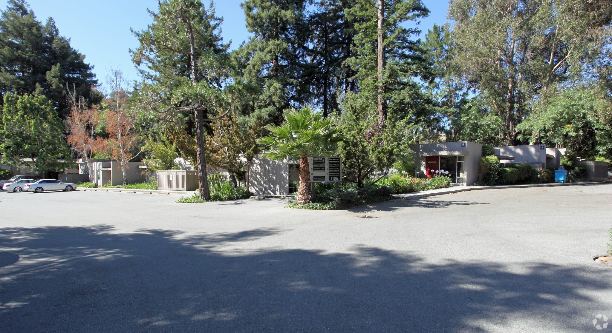 1785 San Carlos Ave, San Carlos, CA à louer Photo principale– Image 1 sur 5