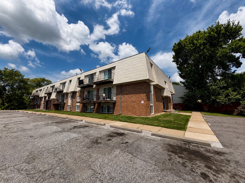 7810 Blondo St, Omaha, NE à vendre - Photo de l’immeuble – Image 2 sur 9