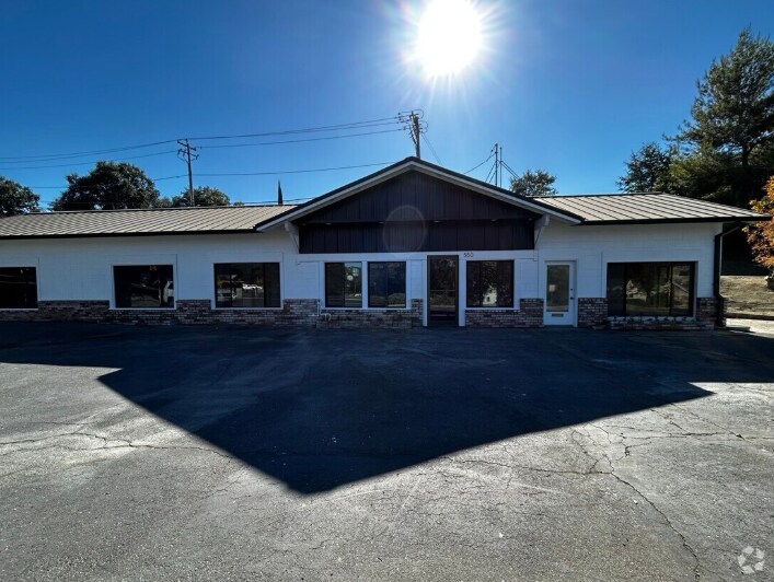 550 St Charles St, San Andreas, CA à louer Photo de l’immeuble– Image 1 sur 2