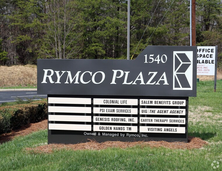 1540 Westbrook Plaza Dr, Winston-Salem, NC à louer - Photo de l’immeuble – Image 3 sur 27