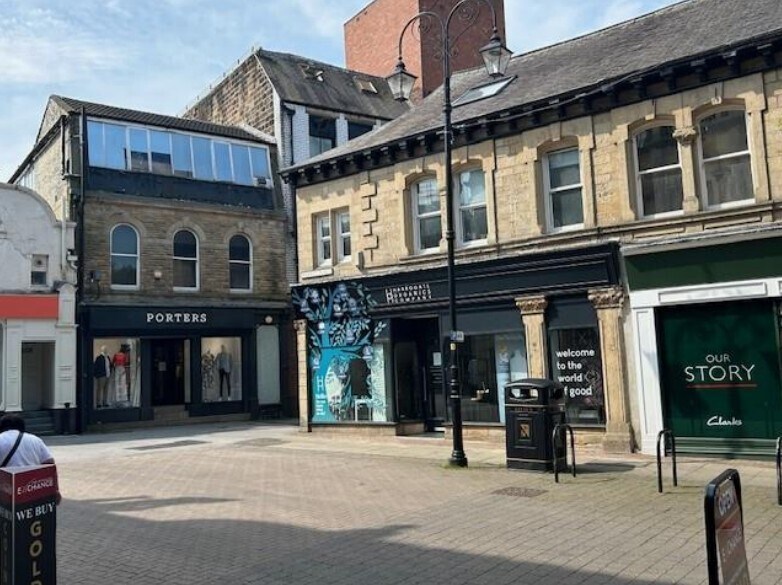 7 Market Pl, Harrogate à louer - Photo de l’immeuble – Image 2 sur 2