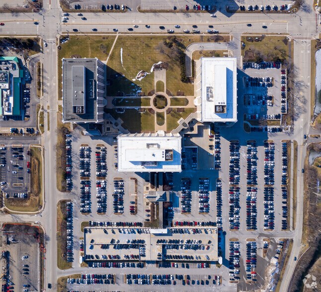 2021 Spring Rd, Oak Brook, IL à louer - Aérien – Image 2 sur 33