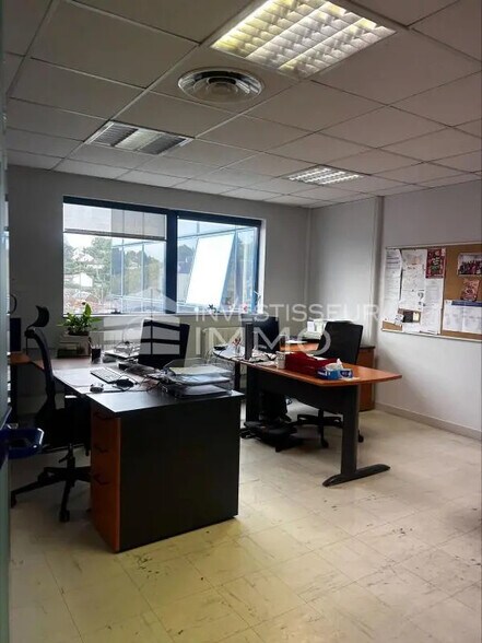 Bureau dans Creil à vendre - Photo de l’immeuble – Image 3 sur 7