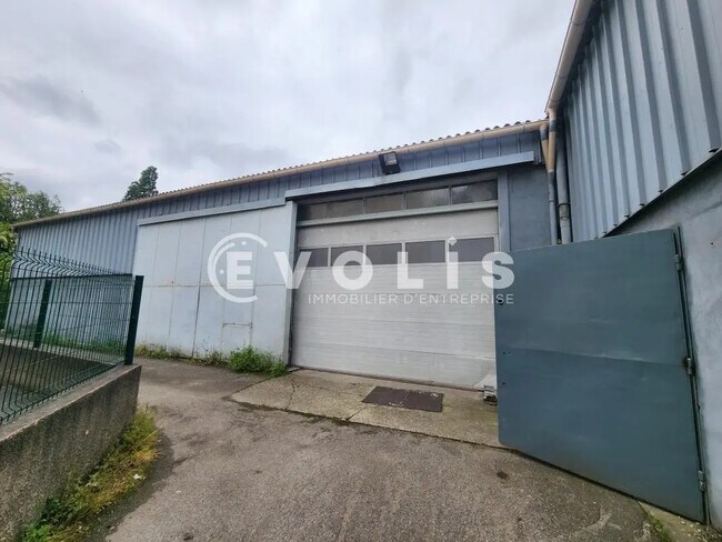 Plus de détails pour Local d’activités à vendre