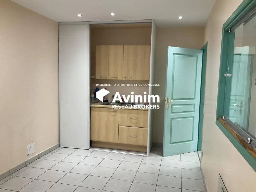 Bureau dans Tourrettes à vendre Photo de l’immeuble– Image 1 sur 13