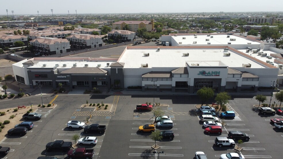8055 W Bell Rd, Peoria, AZ à louer - Photo de l’immeuble – Image 2 sur 19