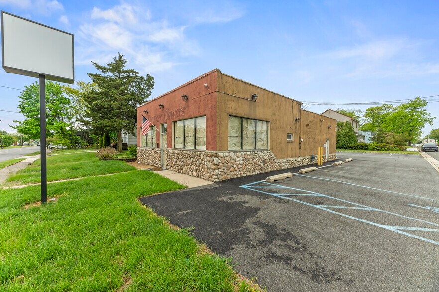 136 Stelton Rd, Piscataway, NJ à vendre - Photo de l’immeuble – Image 2 sur 15